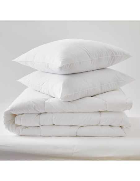 Pack Couette Blanrêve très chaude 240 x 220 + 2 Oreillers 60 x 60 Polycoton "Confort" traité Anti Acarien Soft & care