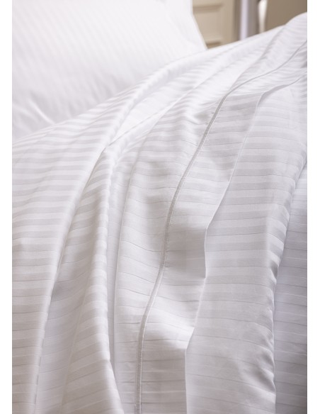 Drap Plat 240 x 300 cm "Prestige" 100% Satin de coton Peigné avec fines rayures / 120 fils /cm²