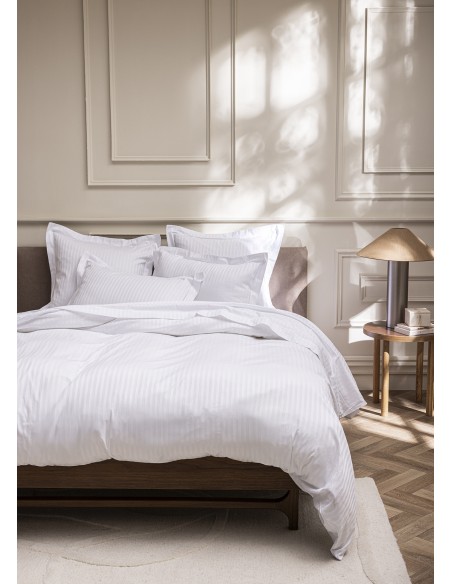 Drap Plat 270 x 300 cm "Prestige" 100% Satin de coton Peigné avec fines rayures / 120 fils /cm²